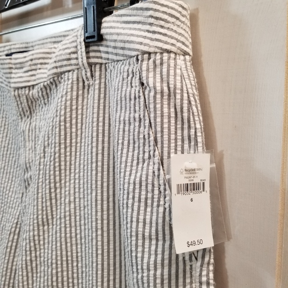 NWT Gap Gray White Seersucker Bermuda Shorts 6 - Picture 2 of 4